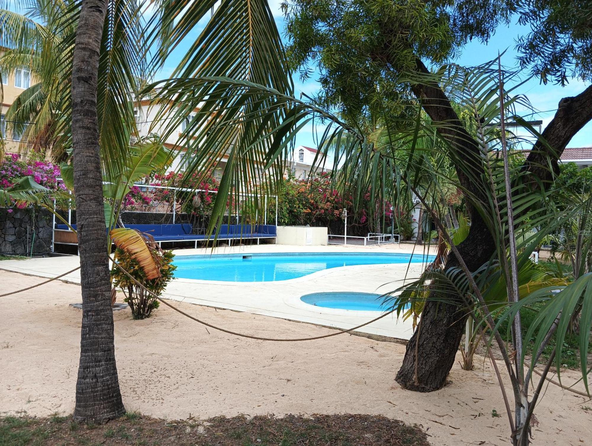 Exotica Sense Aparthotel Flic en Flac ภายนอก รูปภาพ
