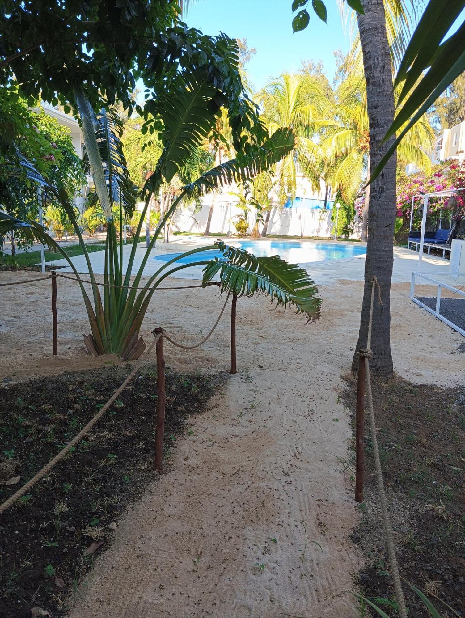 Exotica Sense Aparthotel Flic en Flac ภายนอก รูปภาพ